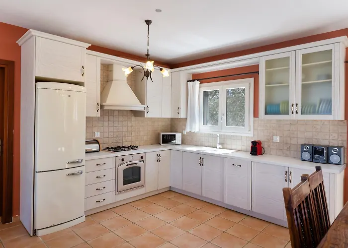 Thalea Tsoukaládhes