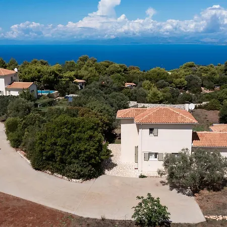 Thalea Tsoukaládhes